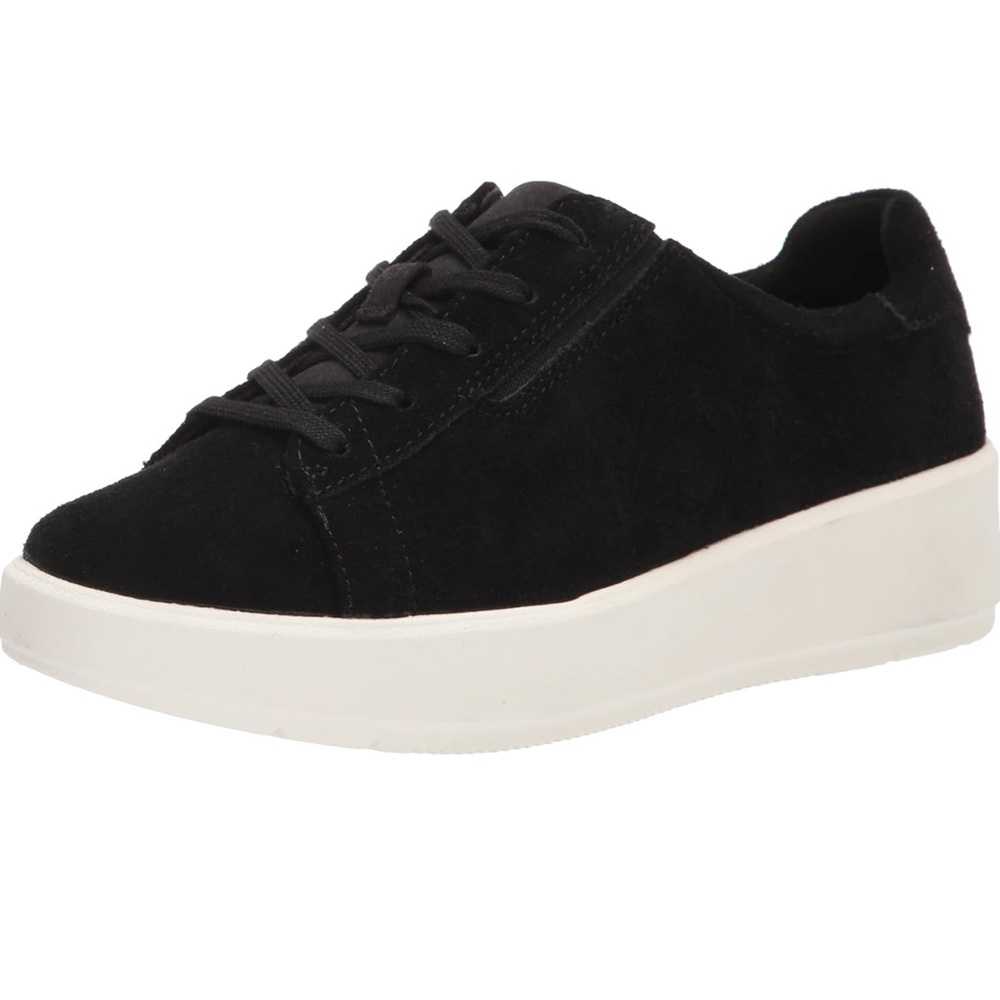 Clarks Women’s Layton Lace Sneaker
